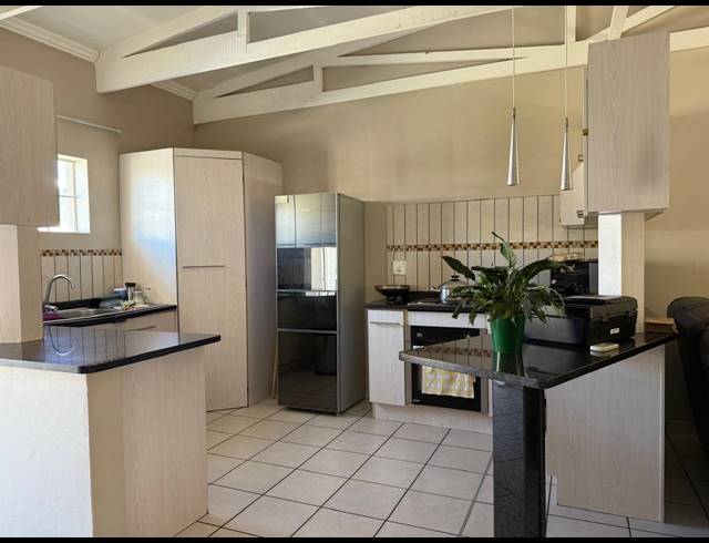 3 BEDROOM TOWNHOUSE FOR SALE IN WATERVAL EAST
